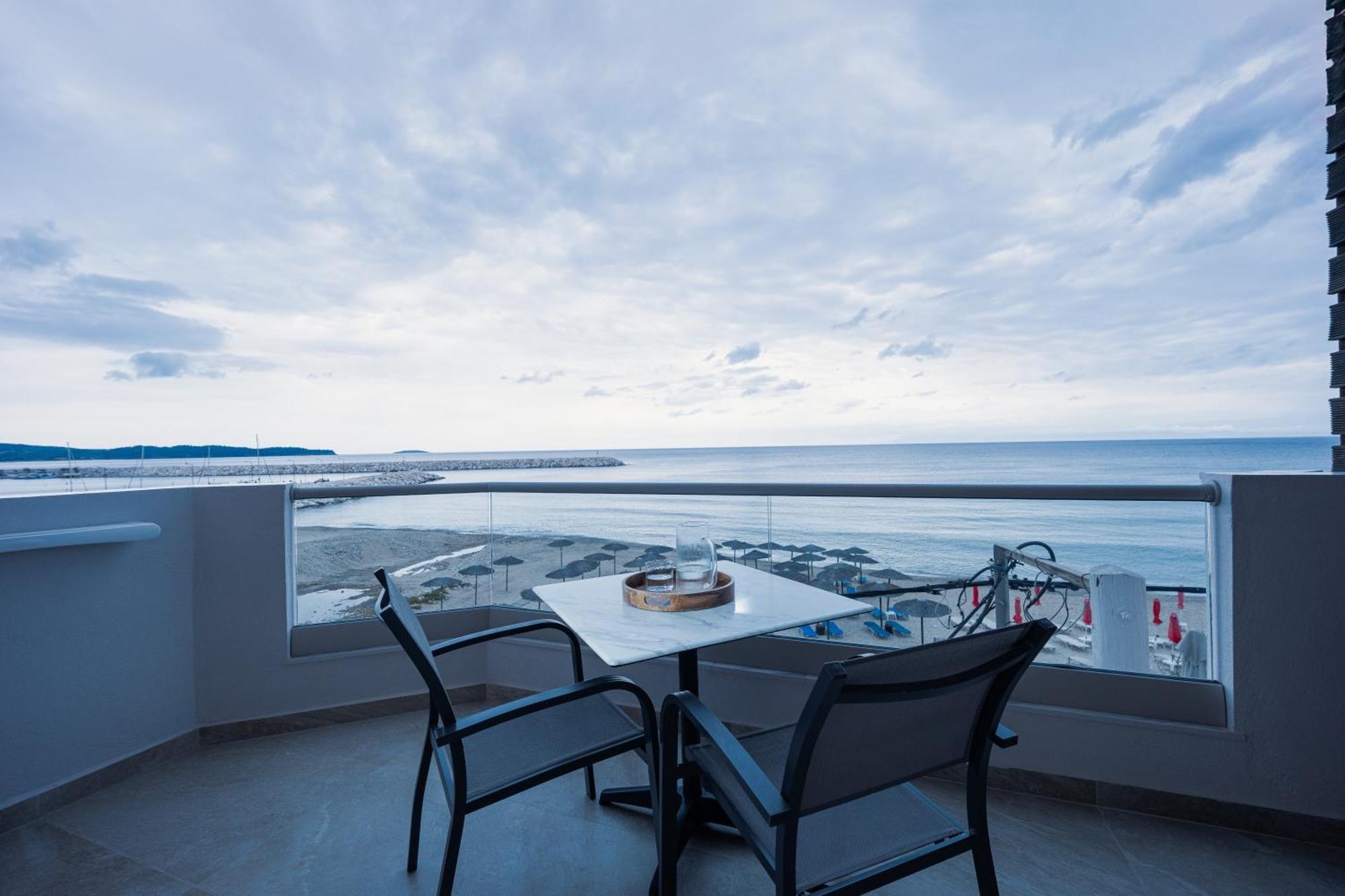 Anna Beach Suites Limenária Eksteriør bilde