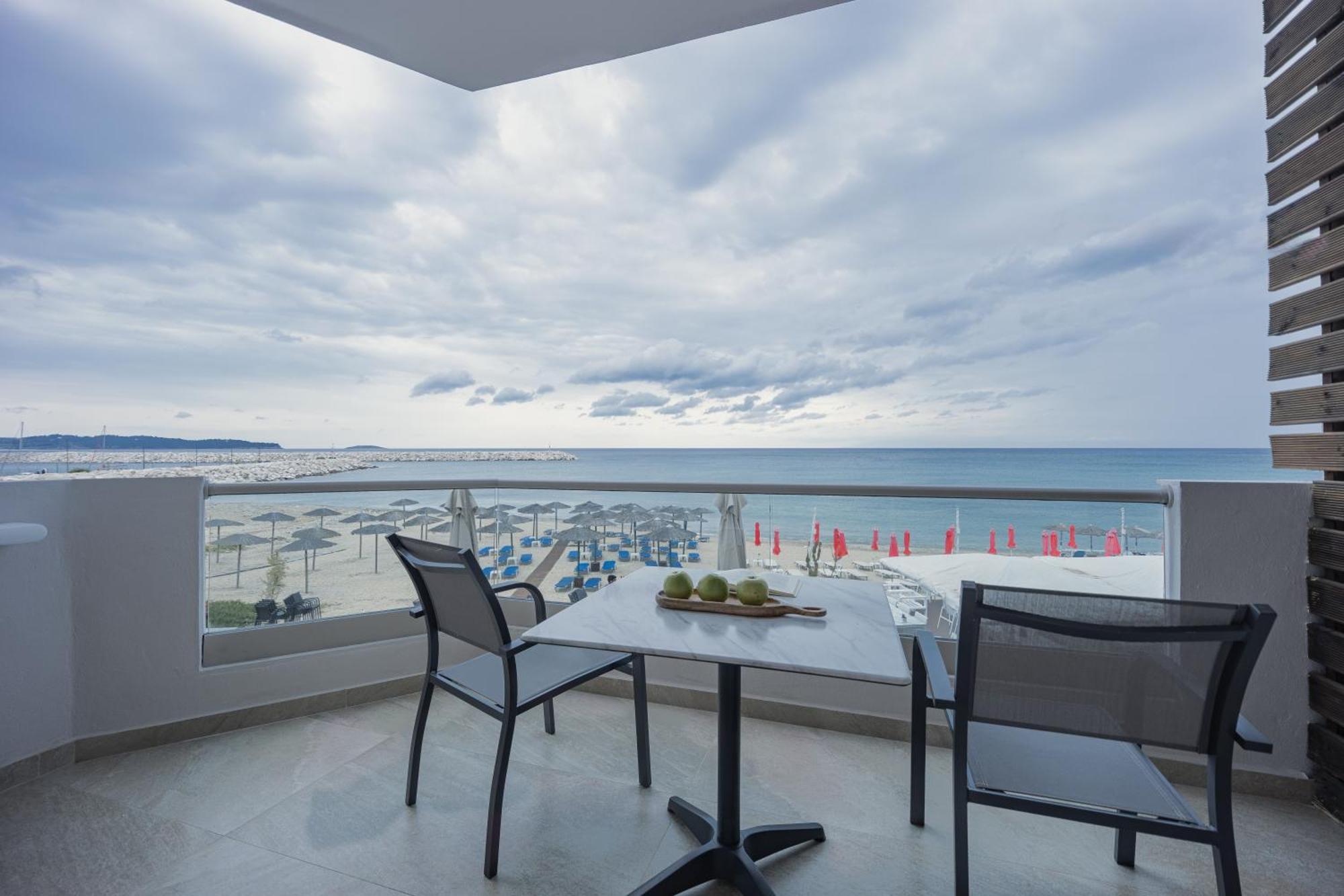 Anna Beach Suites Limenária Eksteriør bilde
