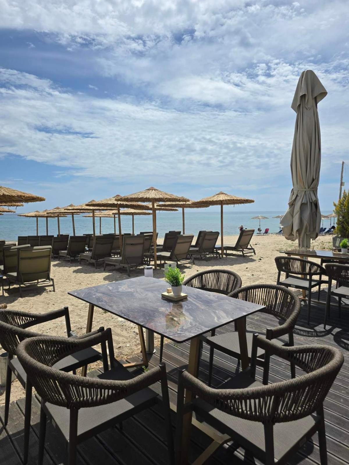 Anna Beach Suites Limenária Eksteriør bilde
