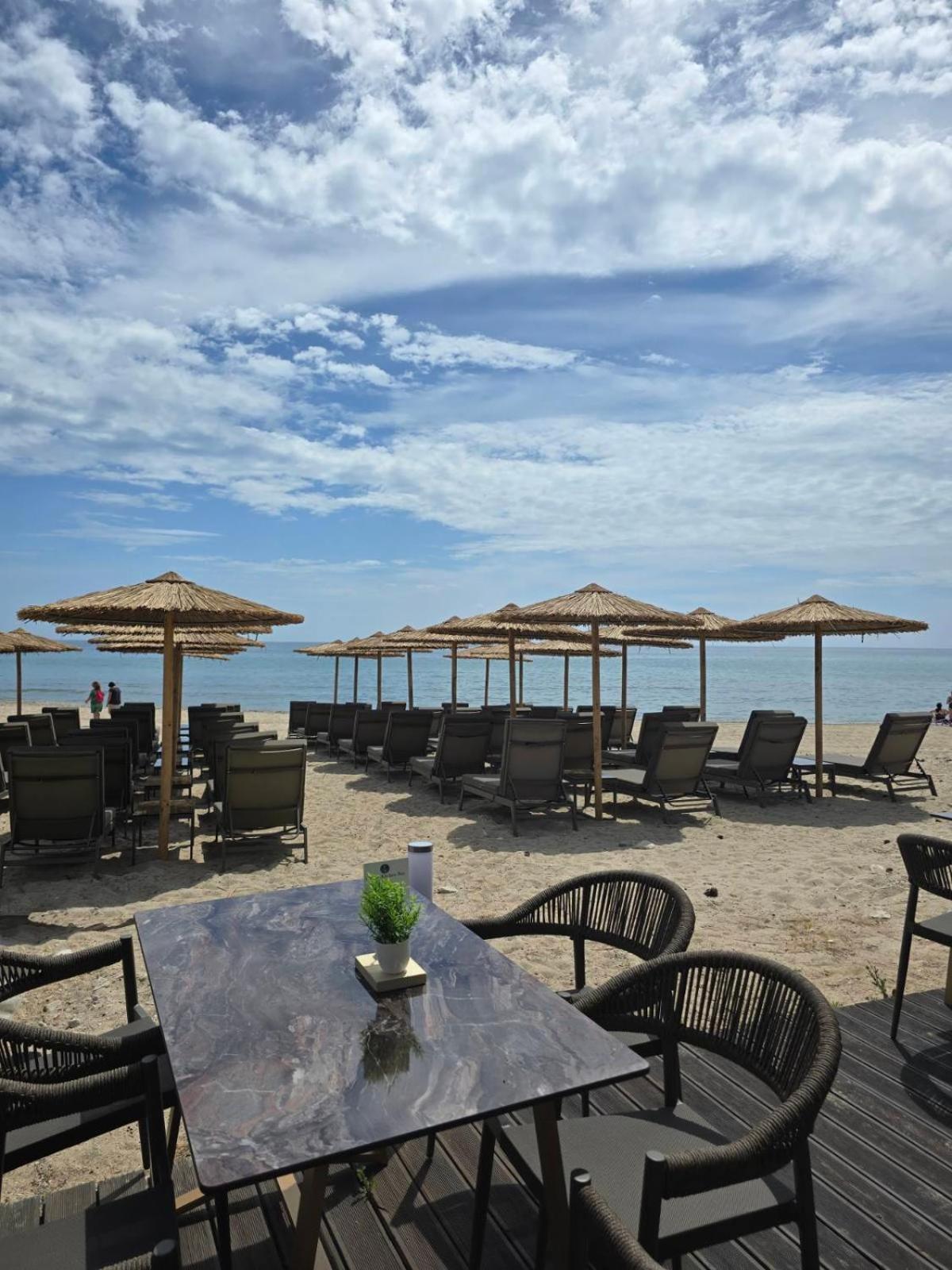 Anna Beach Suites Limenária Eksteriør bilde